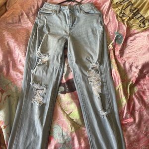 Fashion Nova, light wash boyfriend jeans size// 4